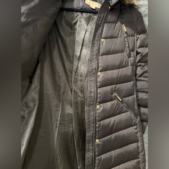Michael Kors Hooded Puffer Coat - Size Small | Color: Olive Green - Picture 9 of 14